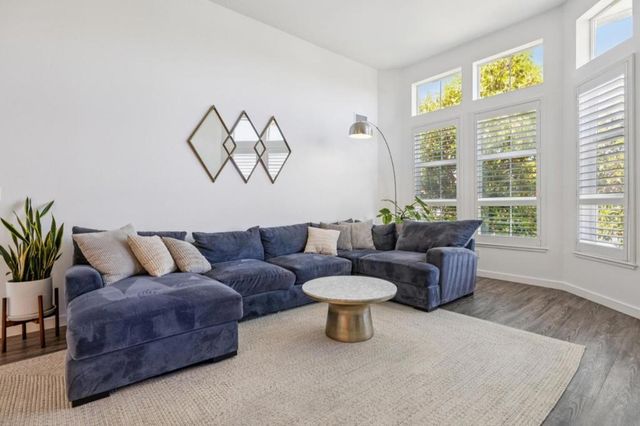 860 Meridian Bay Lane 342, Foster City, CA 94404