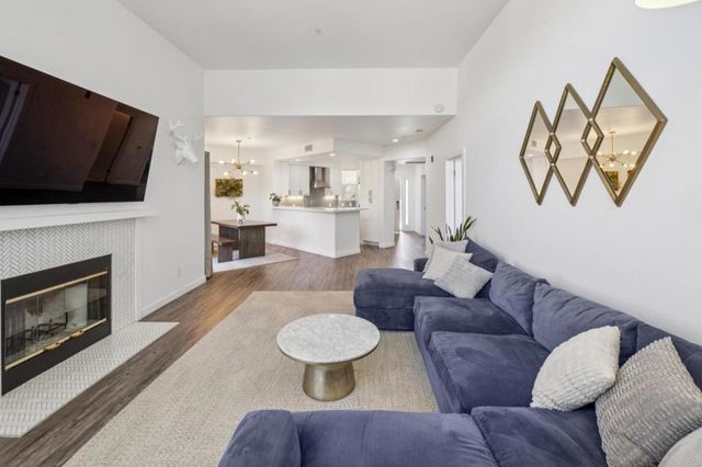 860 Meridian Bay Lane 342, Foster City, CA 94404