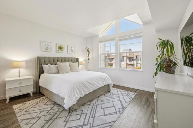 860 Meridian Bay Lane 342, Foster City, CA 94404
