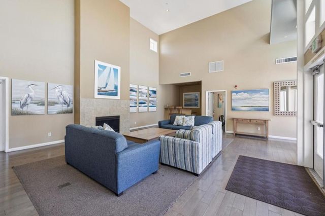 860 Meridian Bay Lane 342, Foster City, CA 94404