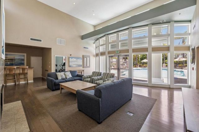 860 Meridian Bay Lane 342, Foster City, CA 94404