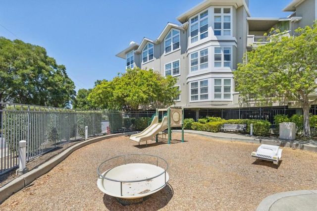 860 Meridian Bay Lane 342, Foster City, CA 94404