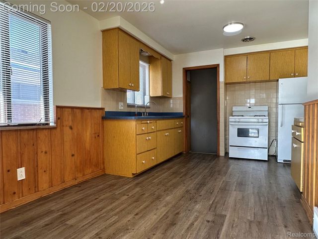 8101 Marian Street, Warren, MI 48093