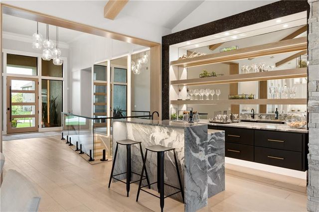 13721 Guilford Road, Leawood, KS 66224