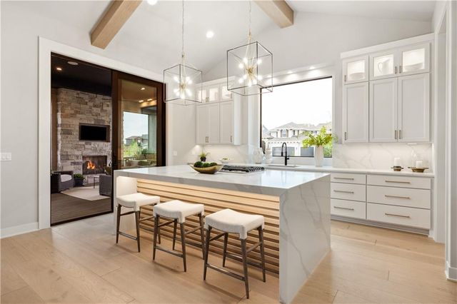 13721 Guilford Road, Leawood, KS 66224