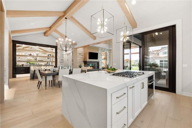 13721 Guilford Road, Leawood, KS 66224