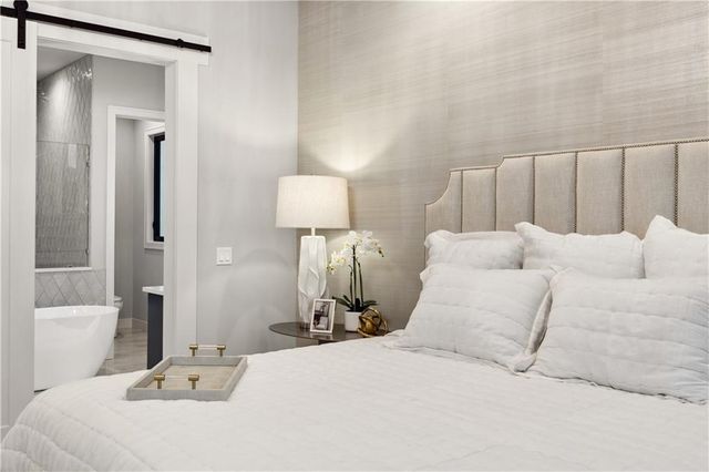 13721 Guilford Road, Leawood, KS 66224