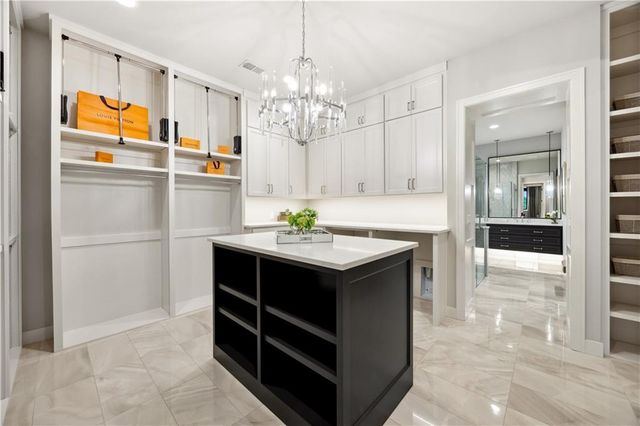 13721 Guilford Road, Leawood, KS 66224