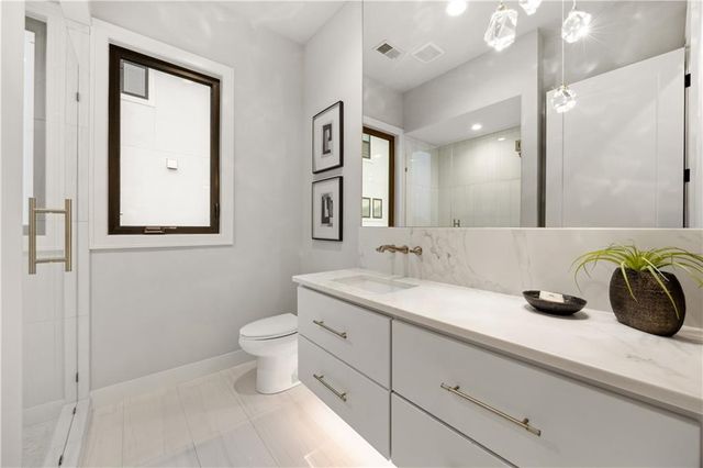 13721 Guilford Road, Leawood, KS 66224