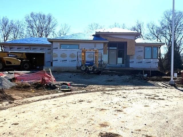 13721 Guilford Road, Leawood, KS 66224