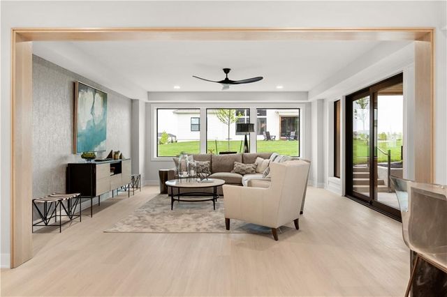 13721 Guilford Road, Leawood, KS 66224