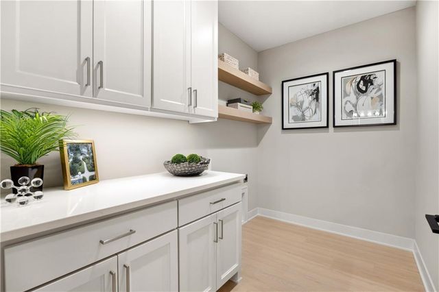 13721 Guilford Road, Leawood, KS 66224