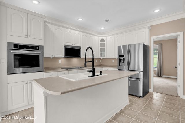 6180 Rolling Hills Drive, D, Olive Branch, MS 38654