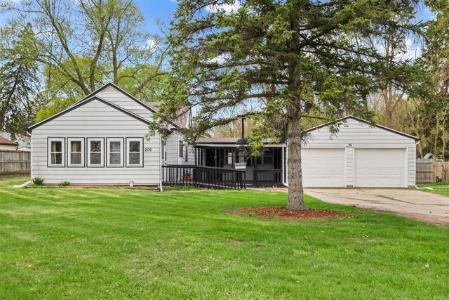 205 Cox Boulevard, Lansing, MI 48910