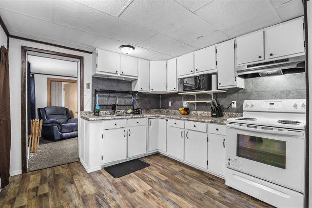 205 Cox Boulevard, Lansing, MI 48910
