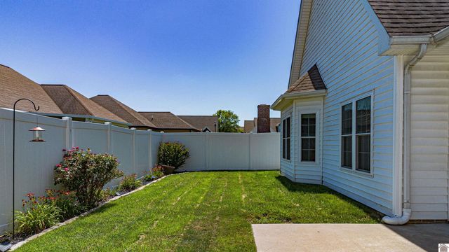 3241 Sandpiper Circle, Paducah, KY 42001