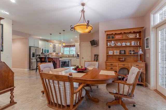 7827 Blessing Way, Evansville, IN 47712