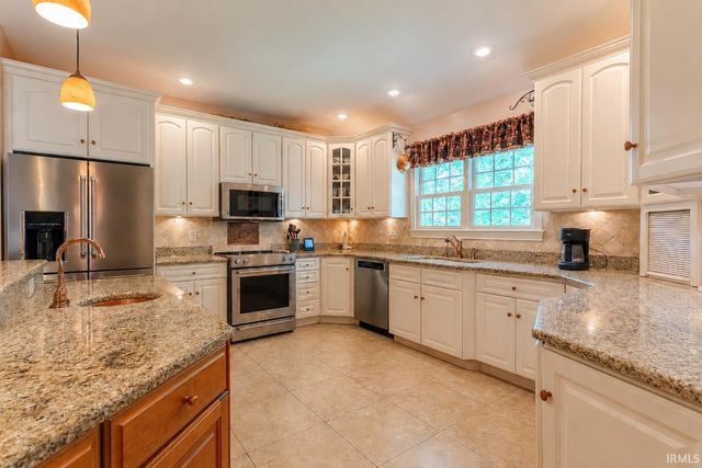 7827 Blessing Way, Evansville, IN 47712