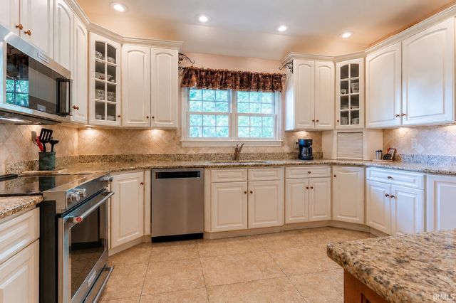 7827 Blessing Way, Evansville, IN 47712