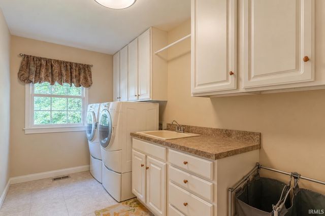 7827 Blessing Way, Evansville, IN 47712