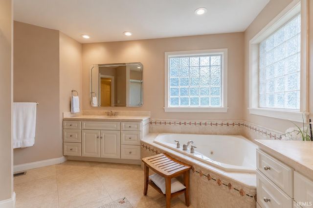 7827 Blessing Way, Evansville, IN 47712