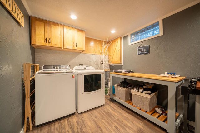 1617 W 9TH AVENUE, Oshkosh, WI 54902