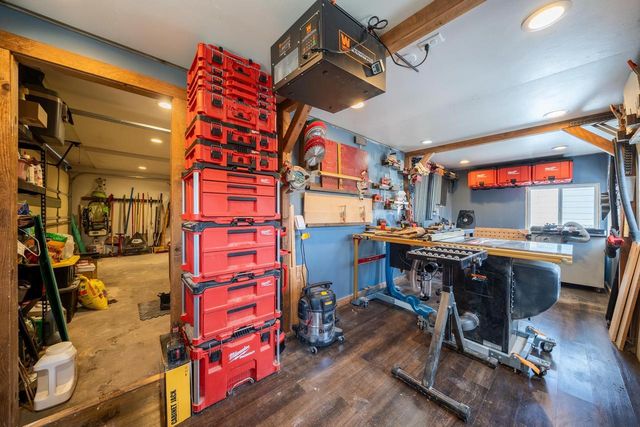 1617 W 9TH AVENUE, Oshkosh, WI 54902