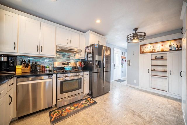 1617 W 9TH AVENUE, Oshkosh, WI 54902