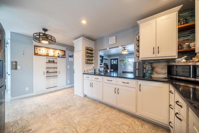 1617 W 9TH AVENUE, Oshkosh, WI 54902