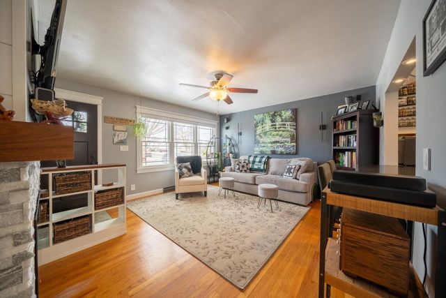 1617 W 9TH AVENUE, Oshkosh, WI 54902