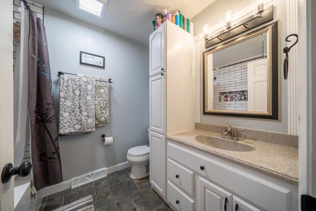 1617 W 9TH AVENUE, Oshkosh, WI 54902