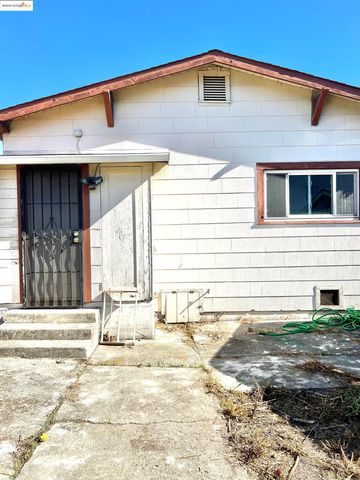 9719 Holly St, Oakland, CA 94603