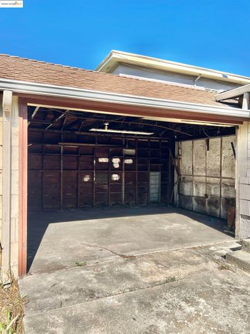 9719 Holly St, Oakland, CA 94603