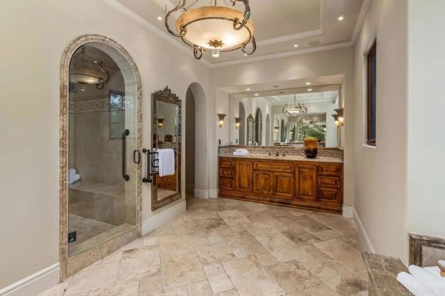 7090 Via Guadalupe, Rancho Santa Fe, CA 92067