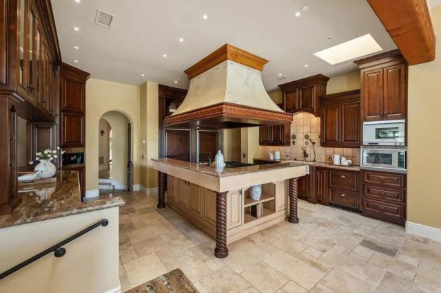 7090 Via Guadalupe, Rancho Santa Fe, CA 92067