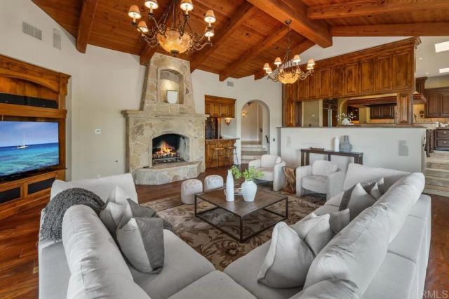 7090 Via Guadalupe, Rancho Santa Fe, CA 92067