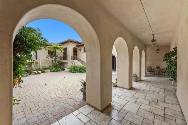 7090 Via Guadalupe, Rancho Santa Fe, CA 92067