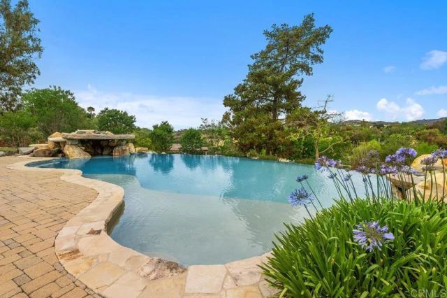7090 Via Guadalupe, Rancho Santa Fe, CA 92067