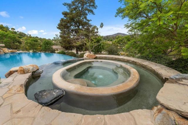 7090 Via Guadalupe, Rancho Santa Fe, CA 92067