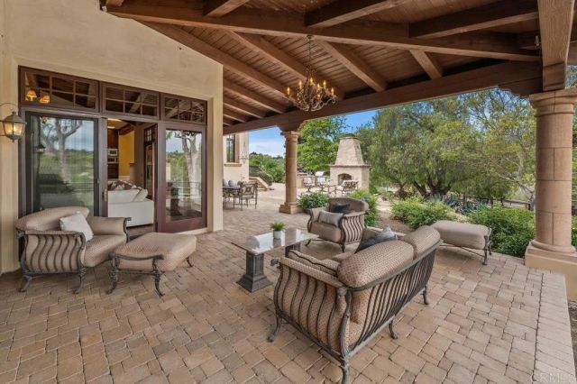 7090 Via Guadalupe, Rancho Santa Fe, CA 92067
