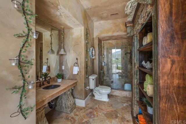 7090 Via Guadalupe, Rancho Santa Fe, CA 92067