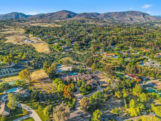 7090 Via Guadalupe, Rancho Santa Fe, CA 92067