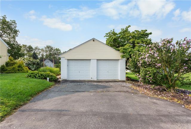 2882 Alms House Road, Upper Nazareth Twp, PA 18064