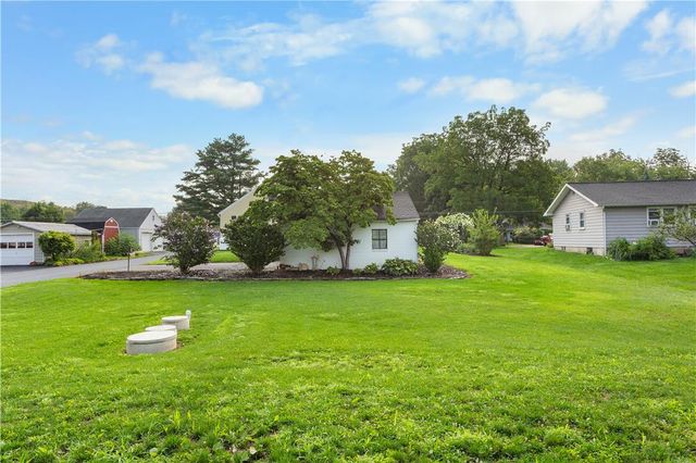 2882 Alms House Road, Upper Nazareth Twp, PA 18064