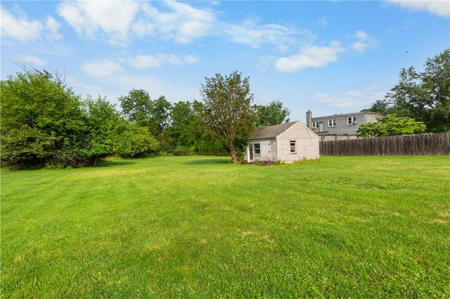 2882 Alms House Road, Upper Nazareth Twp, PA 18064
