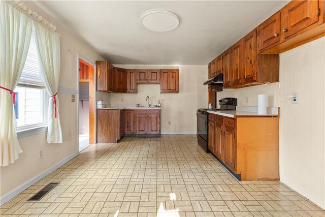 2882 Alms House Road, Upper Nazareth Twp, PA 18064