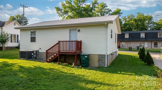 118 W 15th Street, Newton, NC 28658