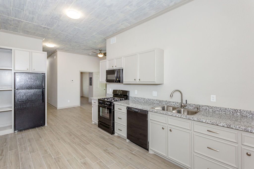 215 N Milby Street 1, Houston, TX 77003