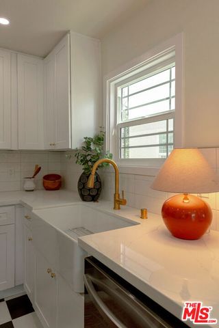 5317 Saturn Street, Los Angeles, CA 90019