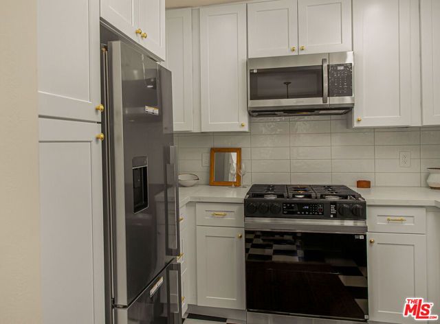 5317 Saturn Street, Los Angeles, CA 90019